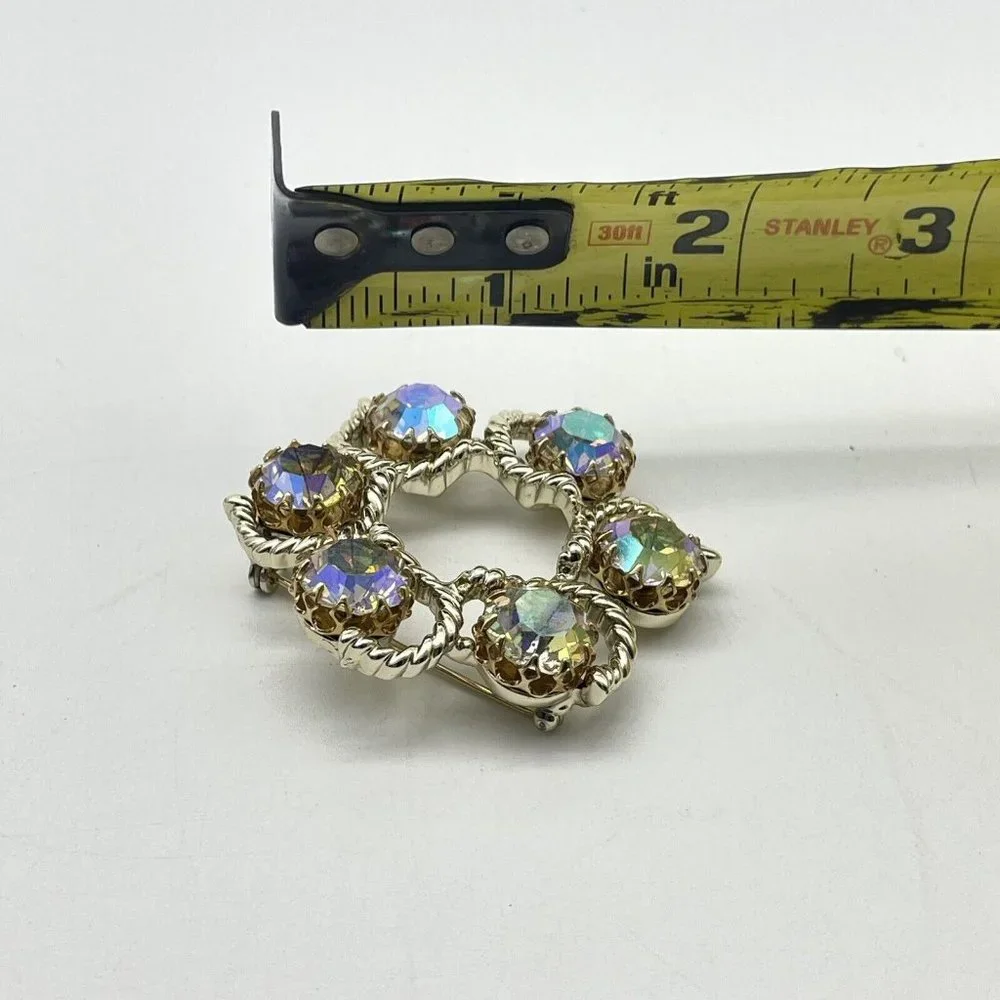 Vintage Kramer Brooch Circular Lavender Aurora Borealis Rhinestones Gold Tone - Picture 7 of 7